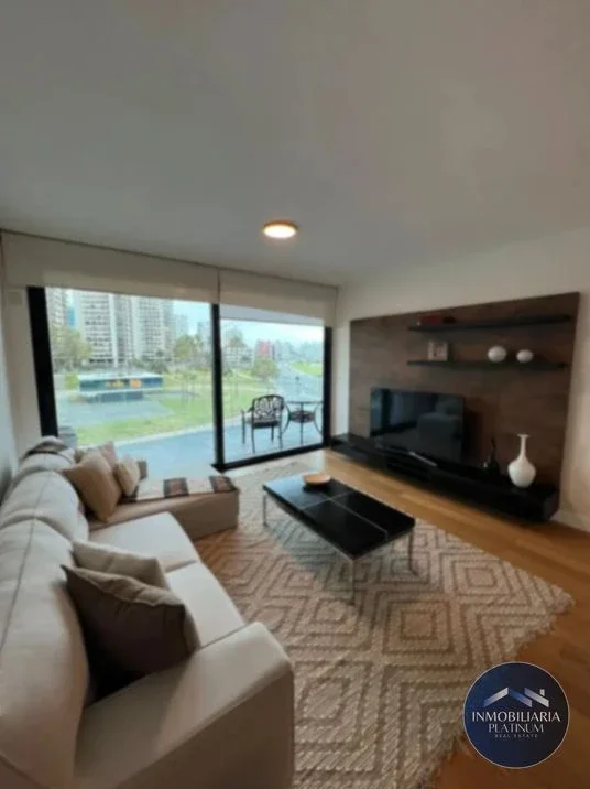 Apartamento en venta c/ cochera en Puerto Buceo - Imagen 1