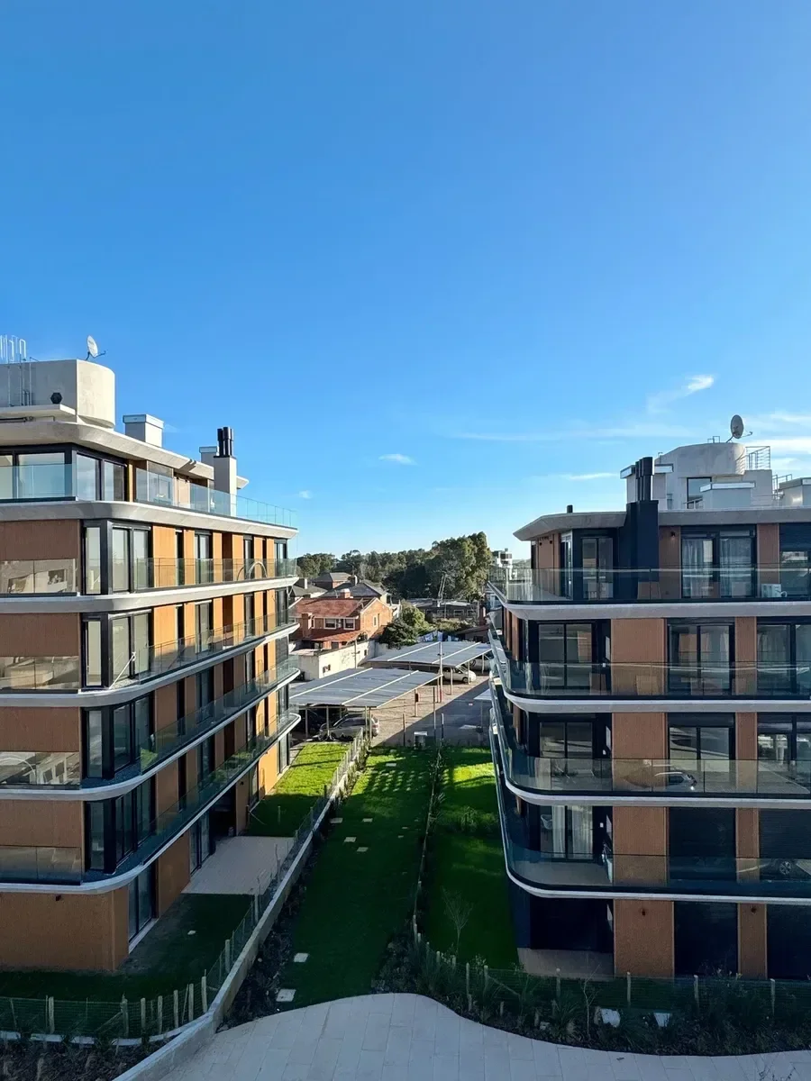 Alquiler apartamento 1 dormitorio c/ cochera en Barra de Carrasco - Imagen 1