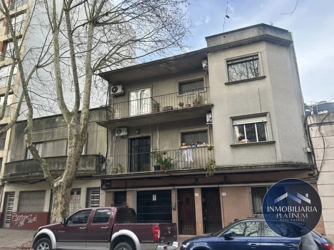 Apartamento en alquiler con 3 dormitorios, 2 baños y balcón en Cordón - Imagen 2