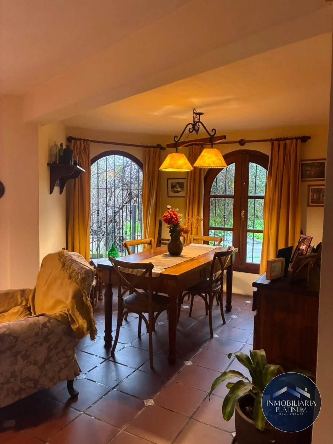 Casa en venta c/ cochera en Carrasco - Imagen 1