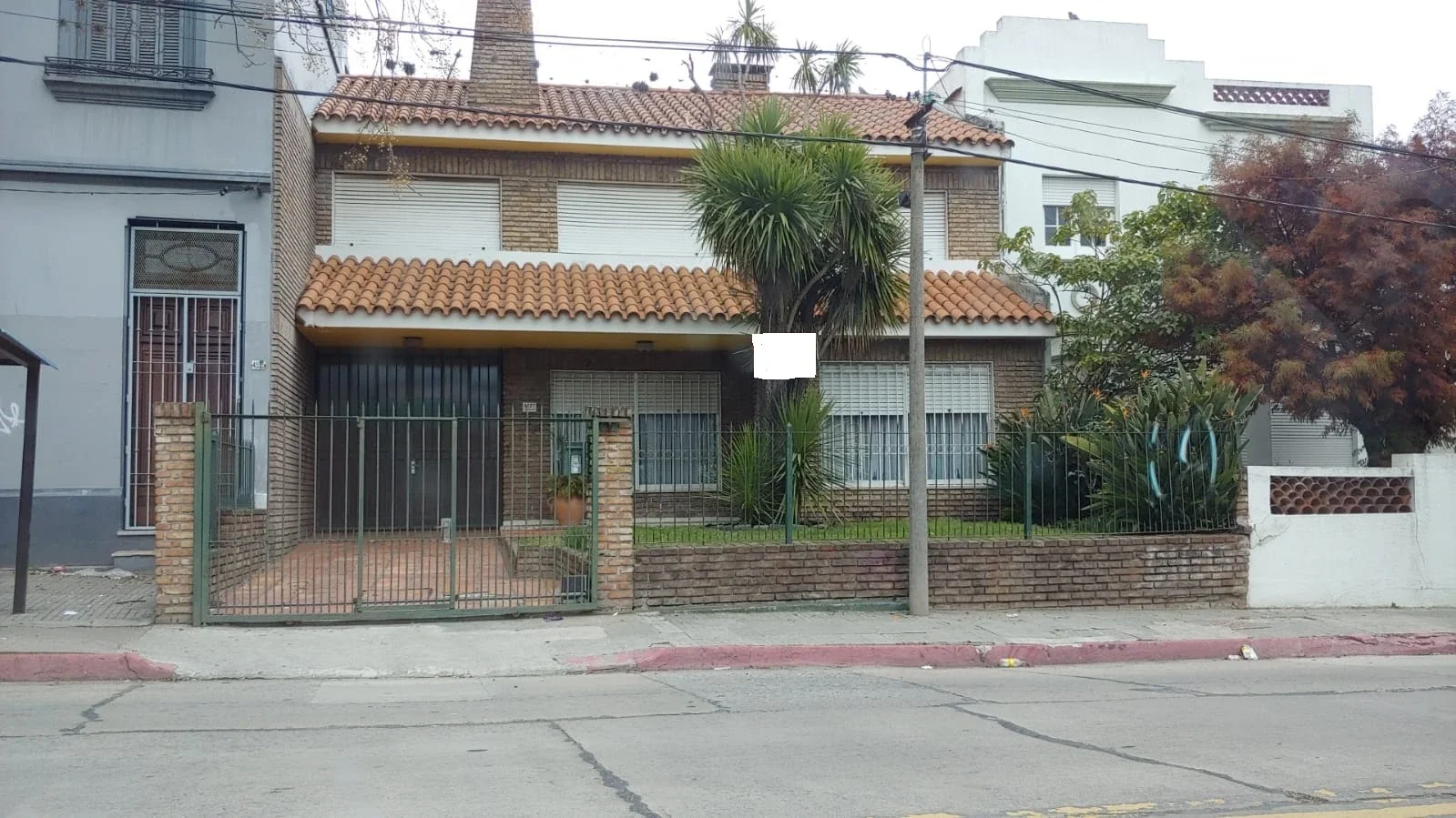 Casa en venta 3 dorm. 2 baños patio y barbacoa c/ cochera en Sayago - Imagen 2