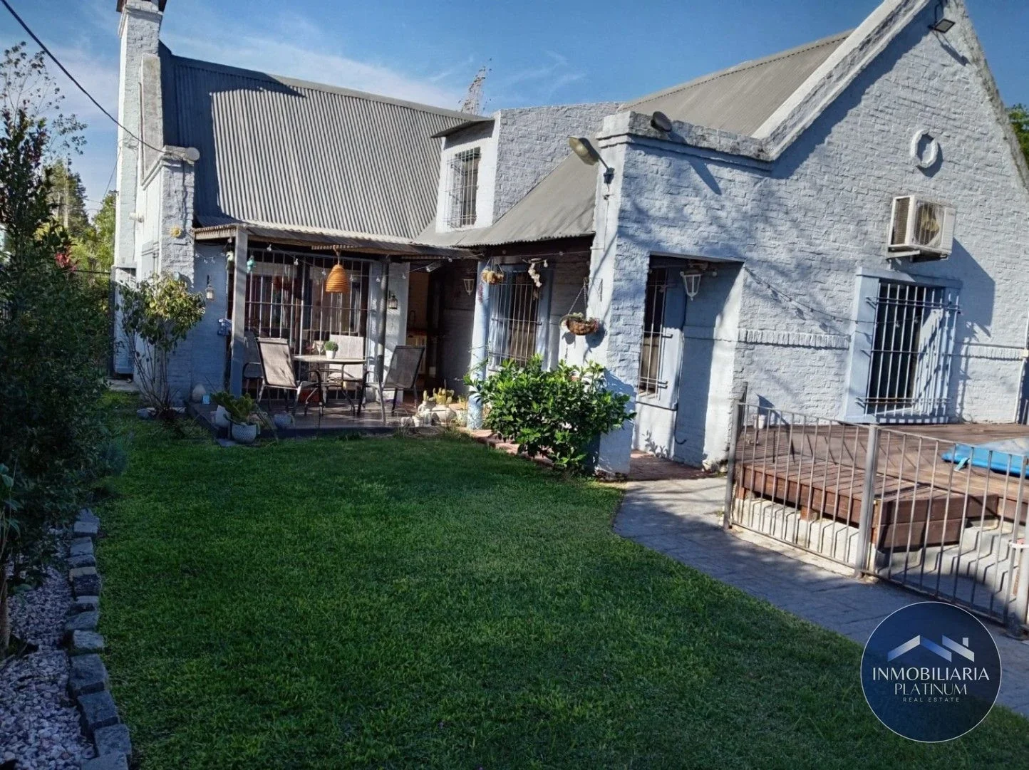 Casa en venta c/ cochera en Médanos de Solymar - Imagen 1