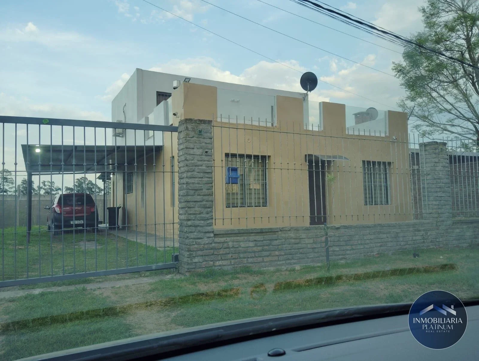 Casa en venta c/ cochera en Las Piedras - Imagen 1