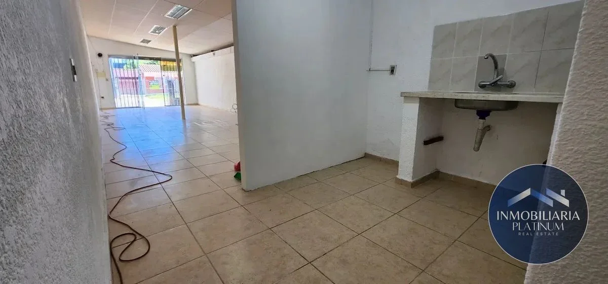 Local Comercial en alquiler ubicado en Piedras Blancas - Imagen 4