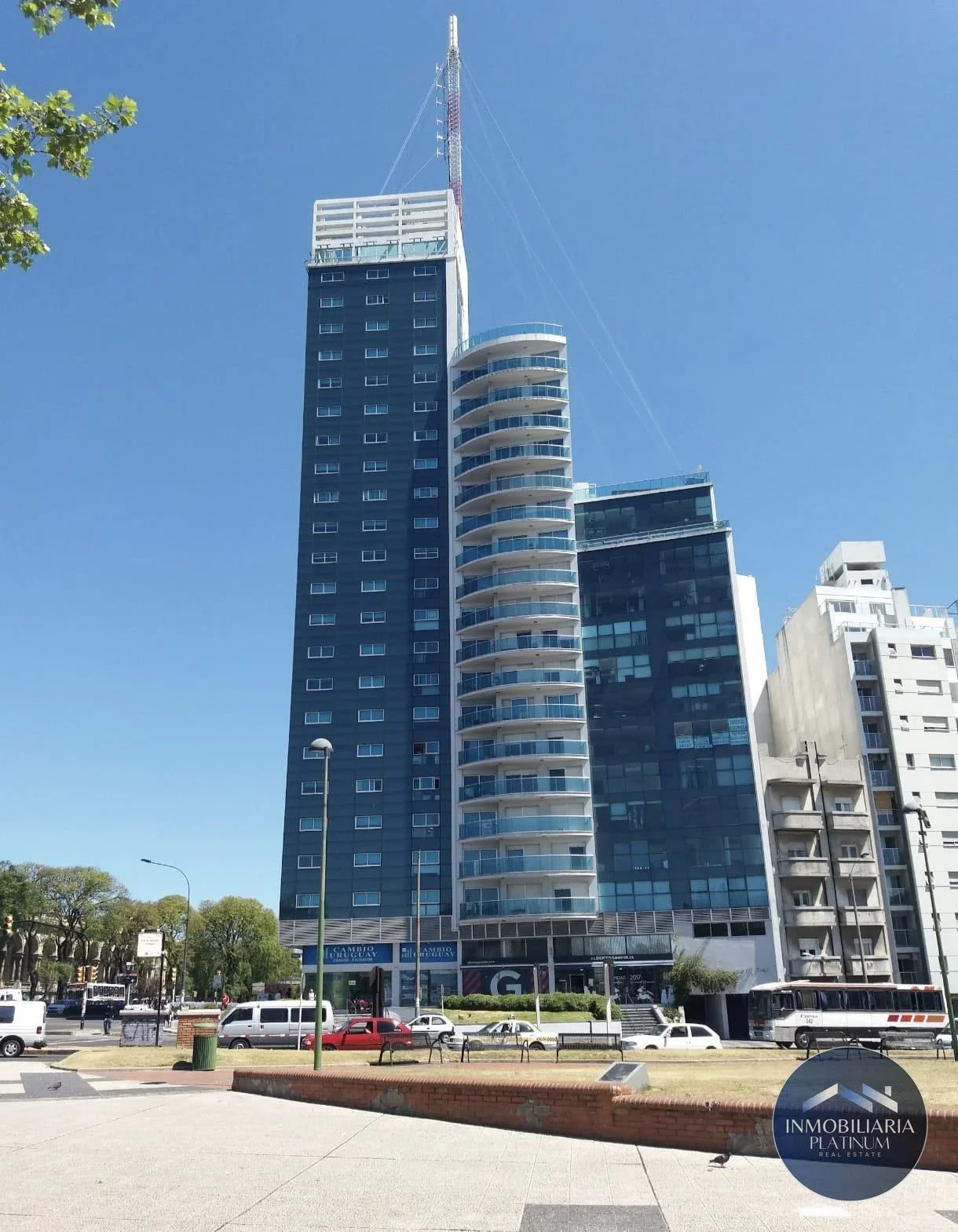 Apartamento en venta en Tres Cruces - Imagen 1