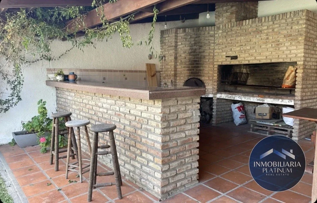 Casa en venta c/ cochera en Atlántida - Imagen 4