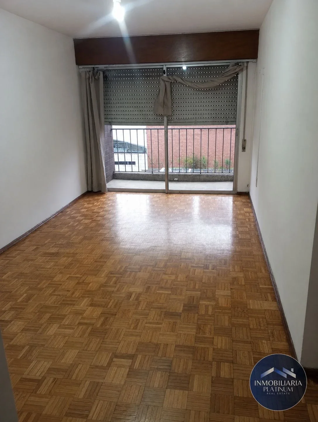 Apartamento en alquiler en Tres Cruces - Imagen 1