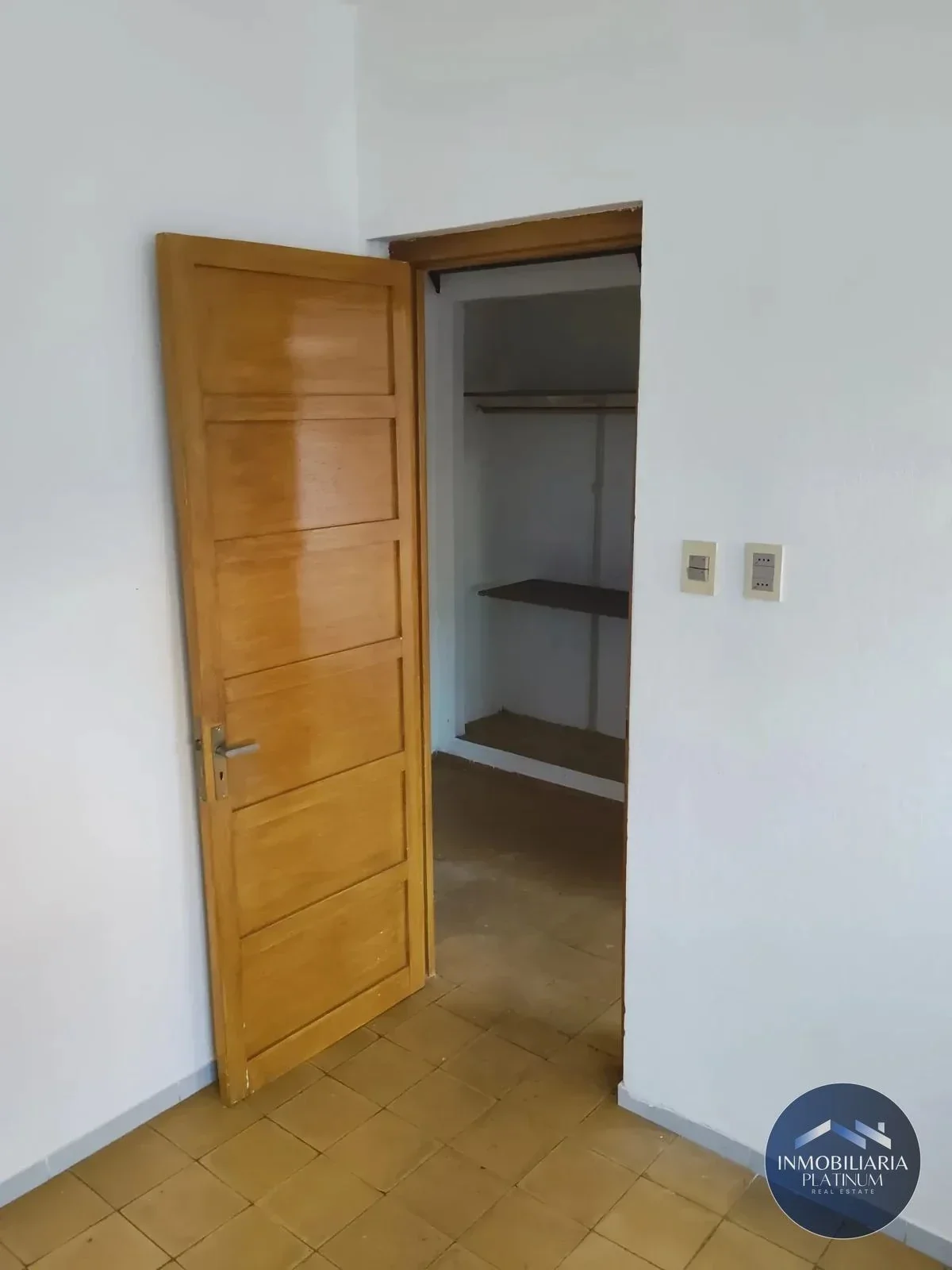 Apartamento 2 dormitorios en alquiler c/ cochera en Parque Batlle - Imagen 3