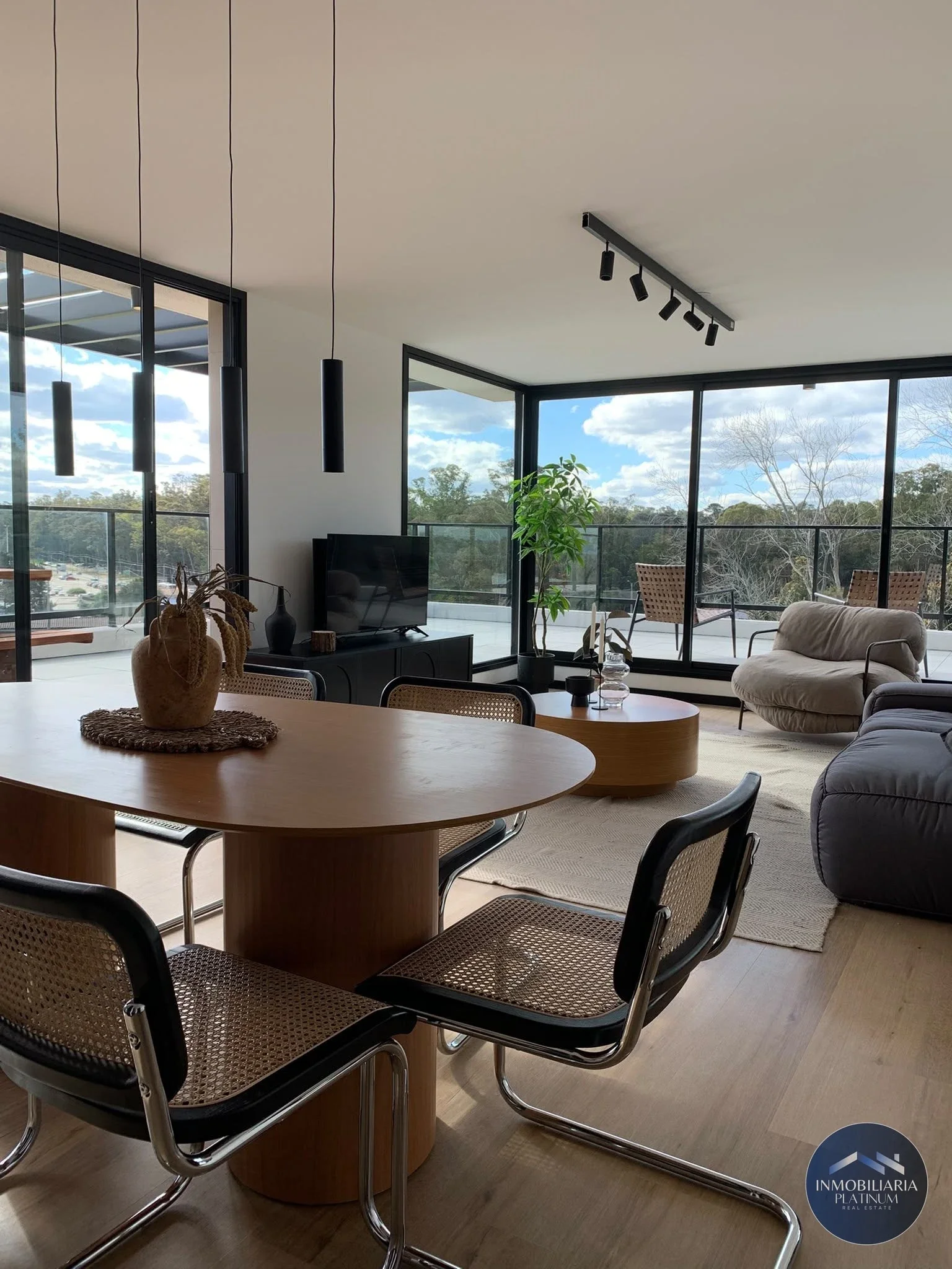 Venta apartamento penthouse tres dormitorios dos baños Barra de Carrasco - Imagen 3