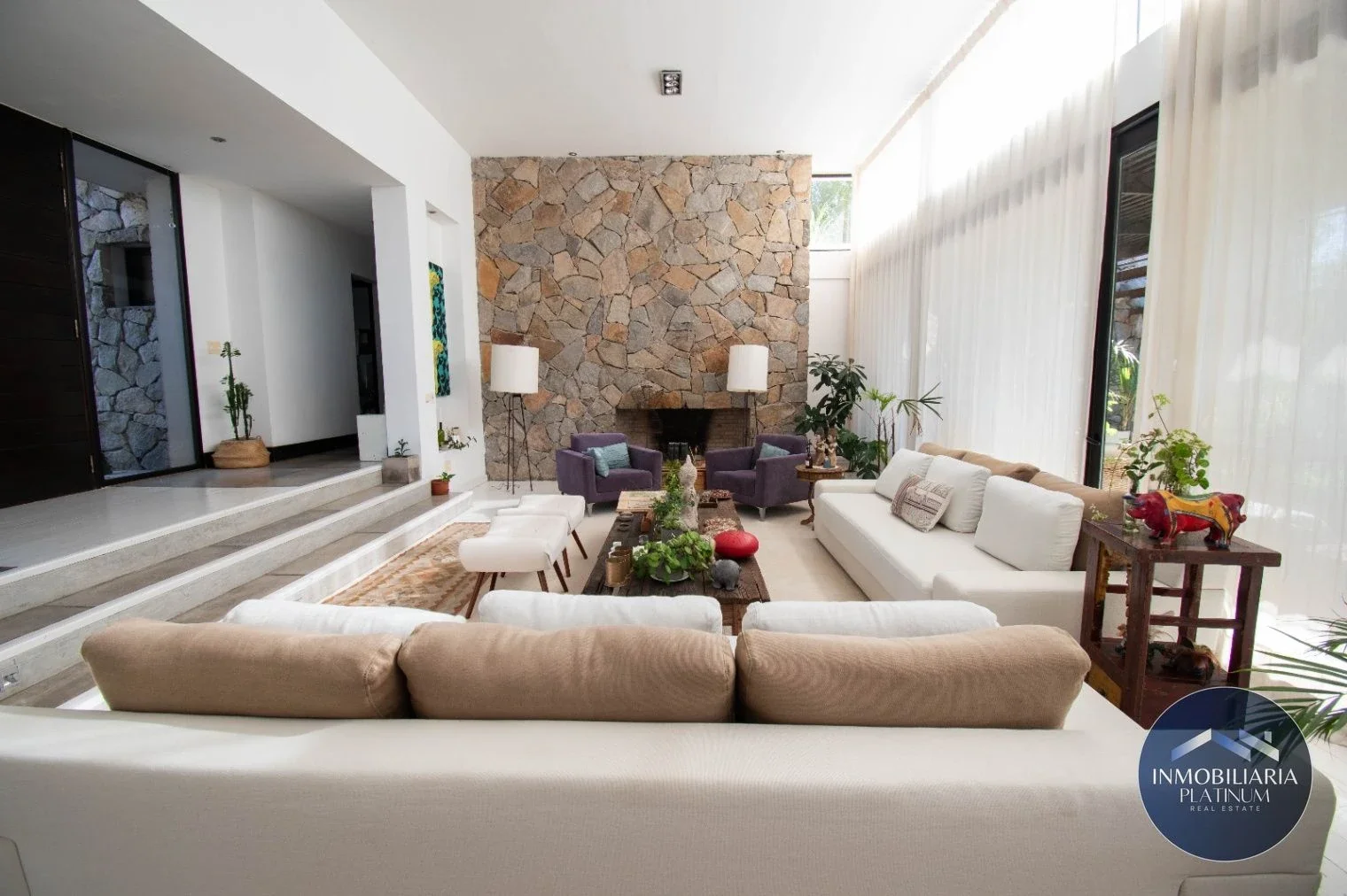 Casa en alquiler c/ cochera en Lomas de la Tahona - Imagen 1