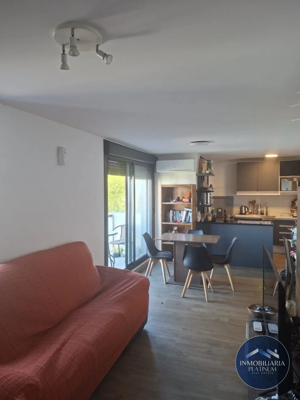 Apartamento en alquiler en Centro - Imagen 1