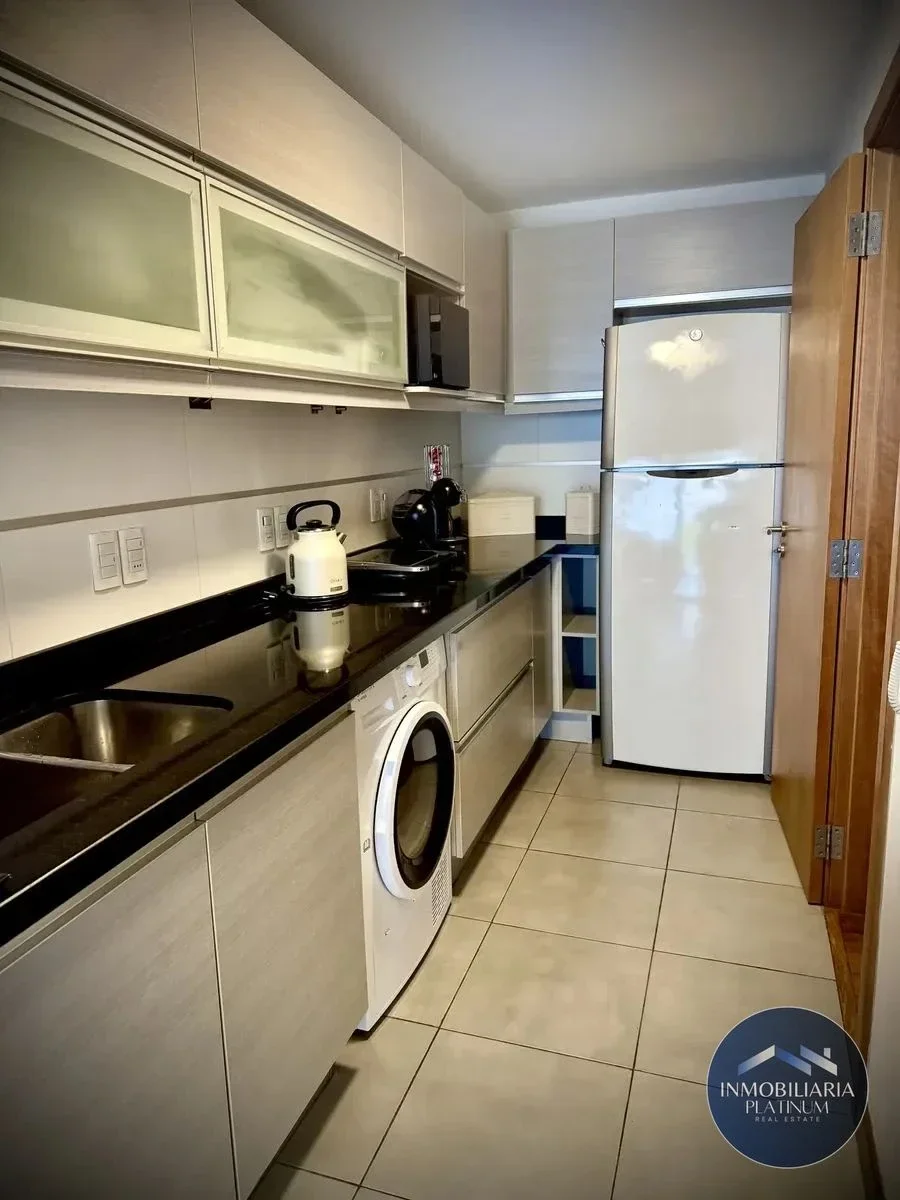 Apartamento de 2 Dormitorios y 2 Baños en Venta en Malvin - Imagen 3