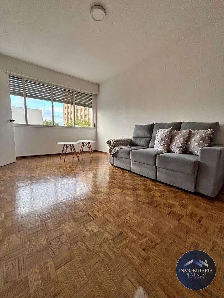 Apartamento en alquiler en Centro - Imagen 1