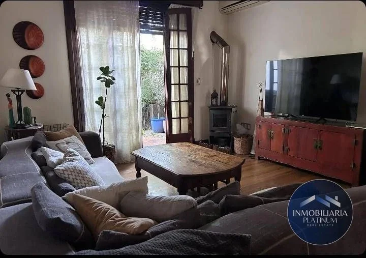 Venta Casa Pocitos con 5 dormitorios, cochera, 5 baños, piscina. - Imagen 5