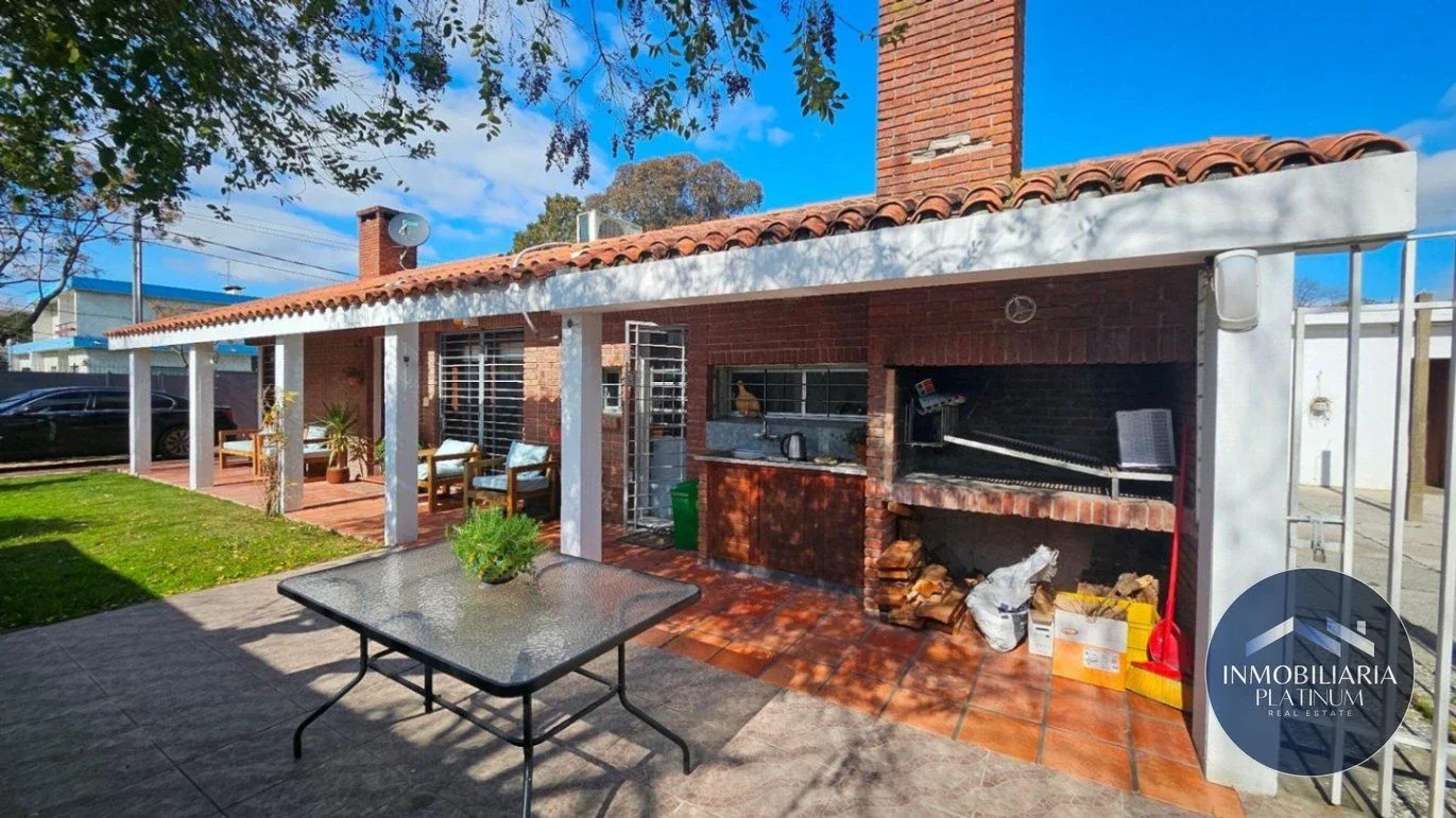 Casa en venta c/ cochera en Colón - Imagen 3