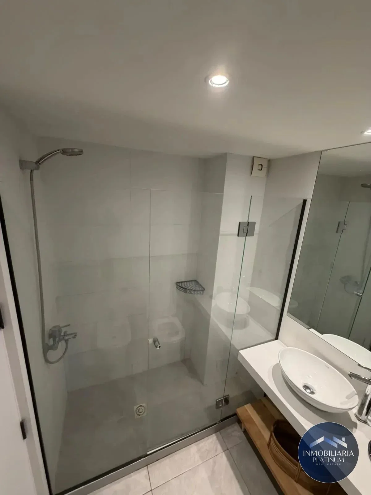 Apartamento 1 dormitorio amoblado  en alquiler c/cochera, Puerto Buceo - Imagen 4