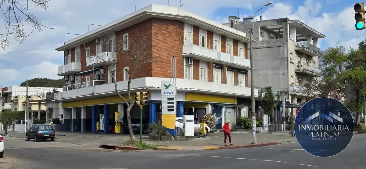 Apartamento 2 Dormitorios en Prado | Esquina, 2 Balcones y Muy Luminoso - Imagen 2