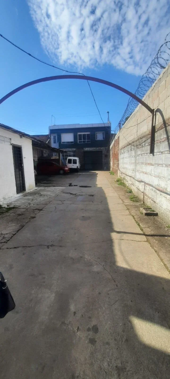 Venta de 2 casas a reciclar + terreno para construir - Imagen 1