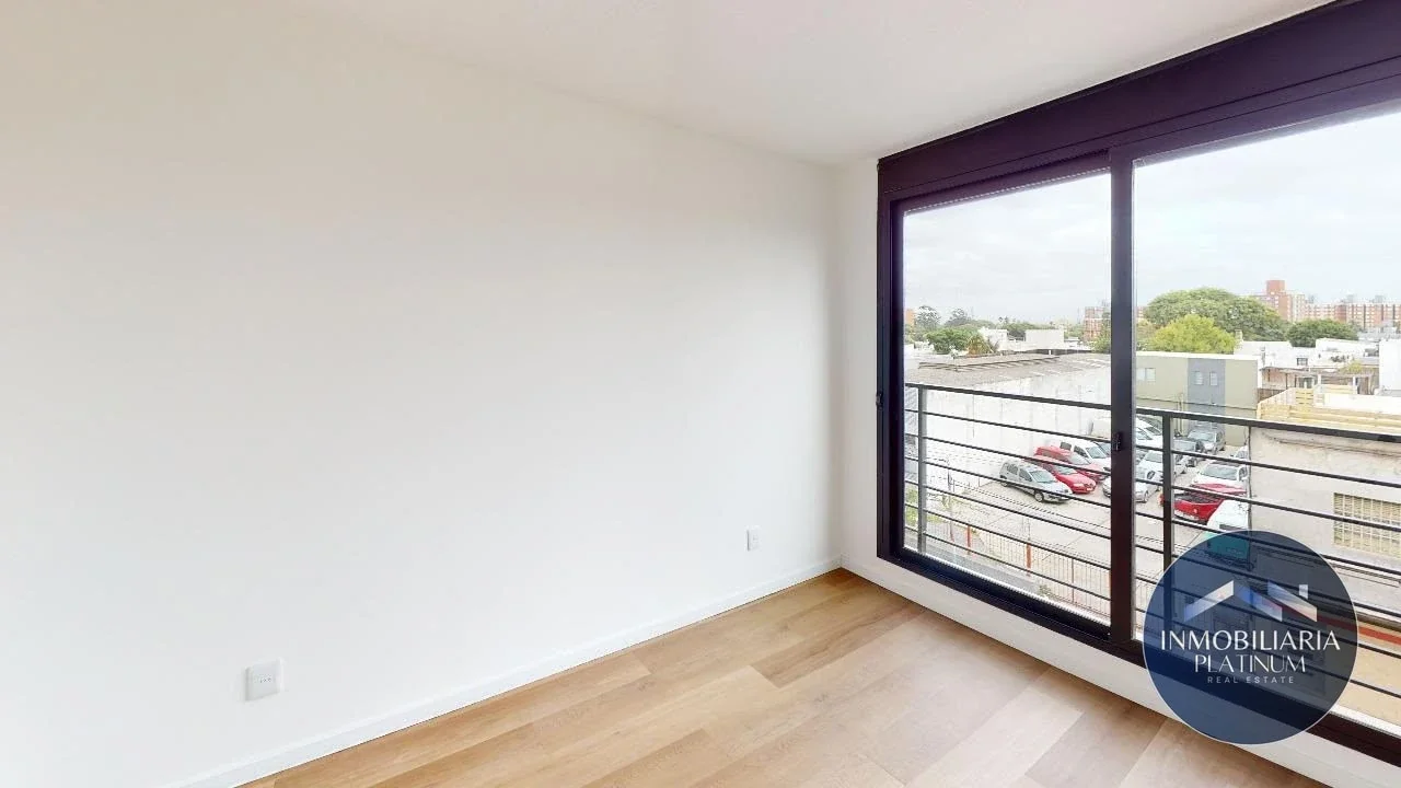Apartamento en alquiler en La Comercial - Imagen 2