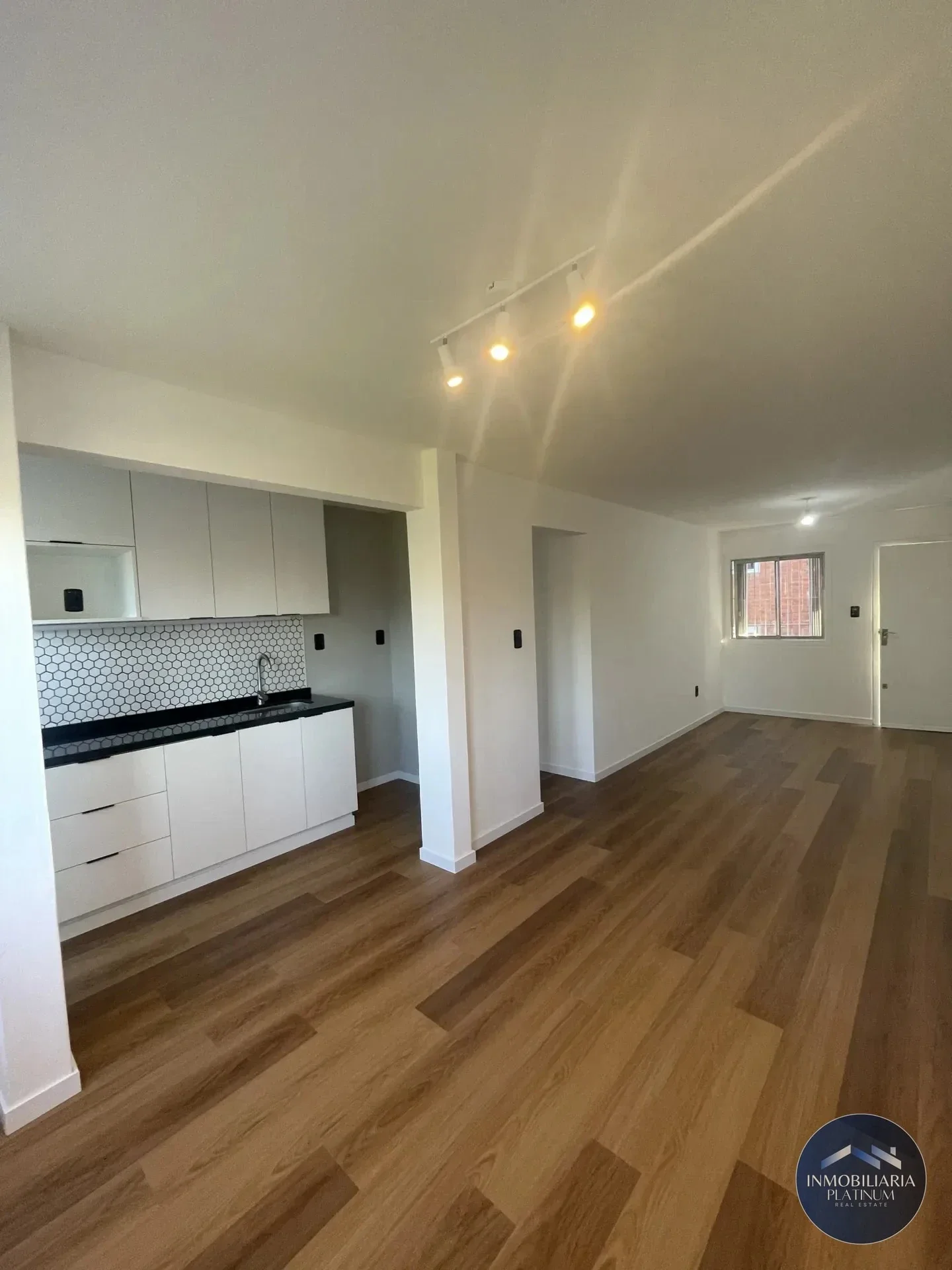 Apartamento en alquiler c/ cochera en Ituzaingó - Imagen 1