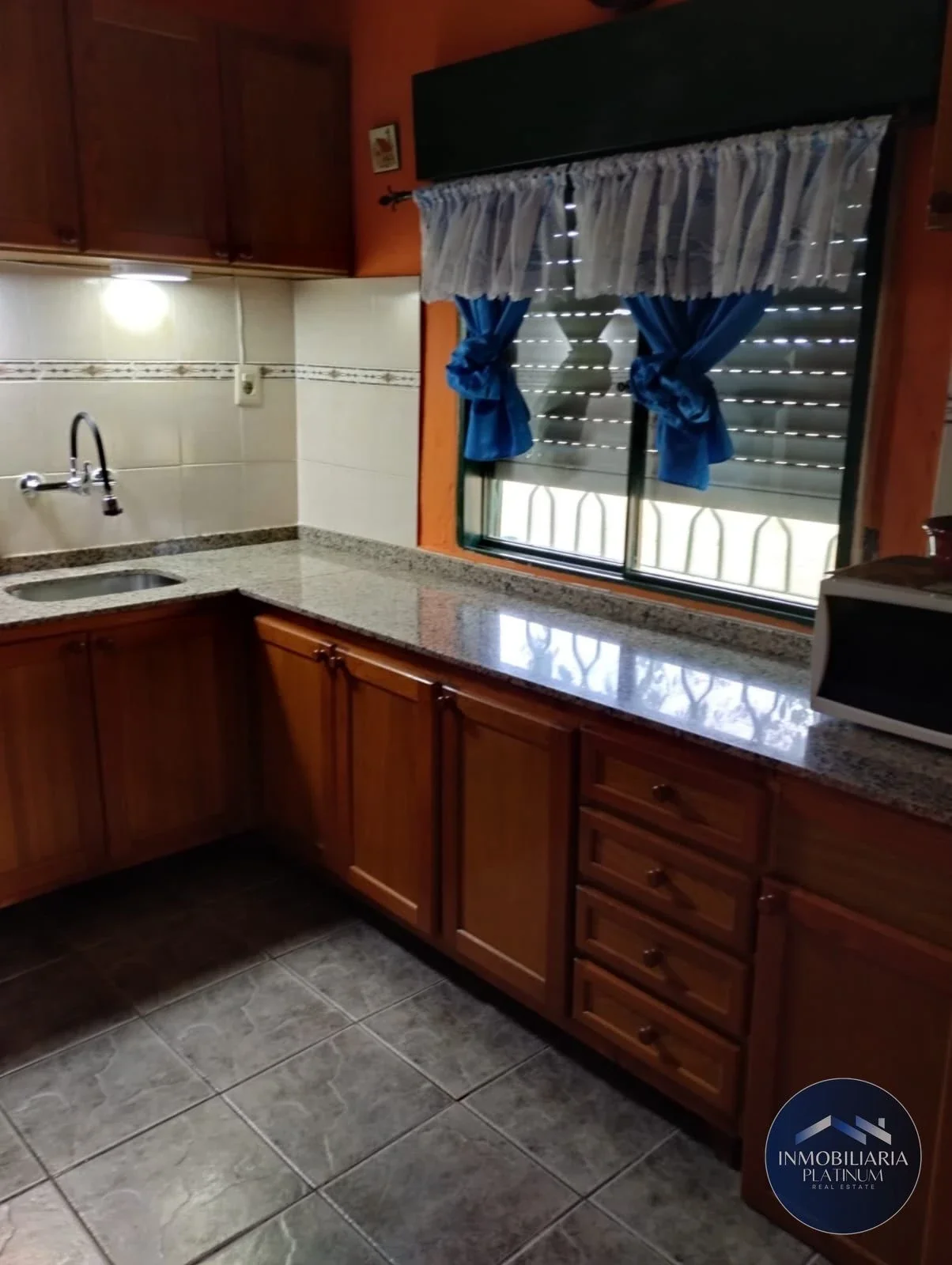 Casa en venta c/ cochera en Casavalle - Imagen 5