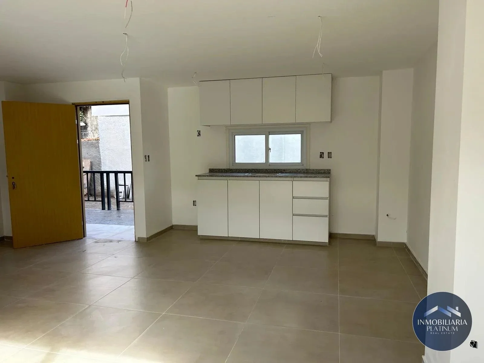 Apartamento en alquiler c/ cochera en Malvin - Imagen 3