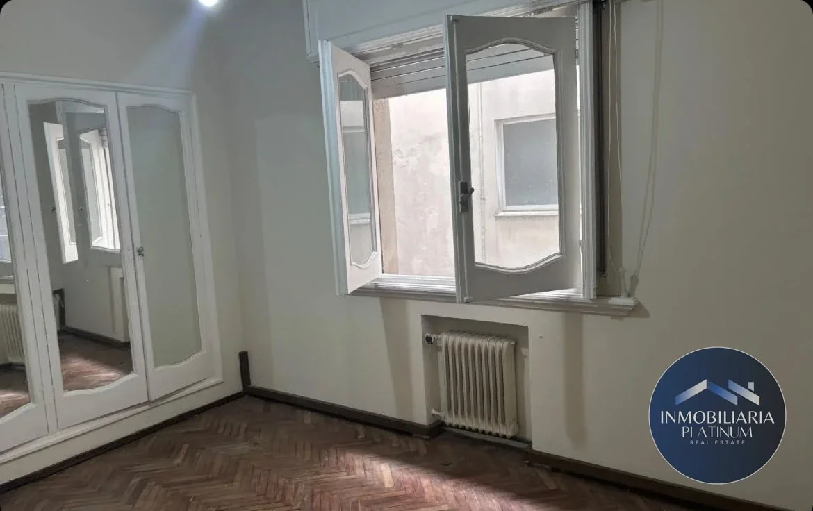 Venta Apartamento 2 dormitorios con balcon y cochera en Pocitos - Imagen 3