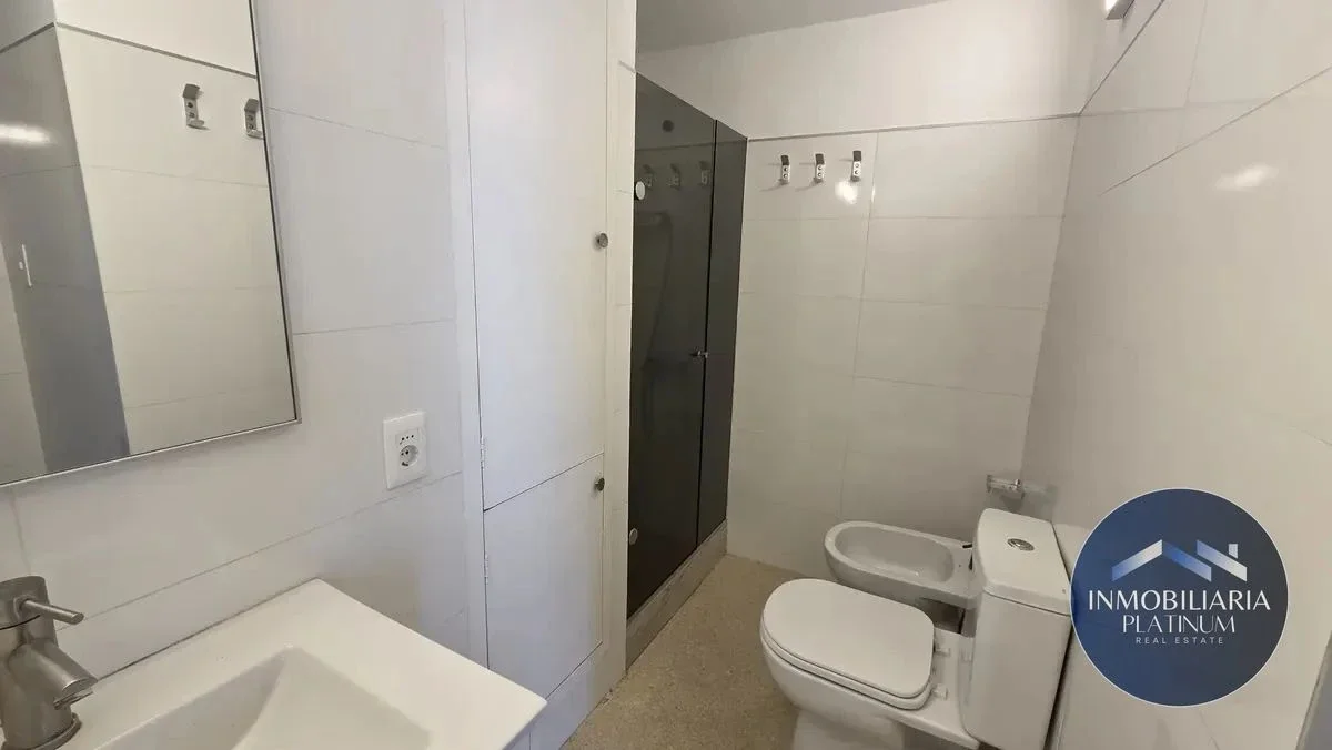 Apartamento en alquiler c/ cochera en Tres Cruces - Imagen 2