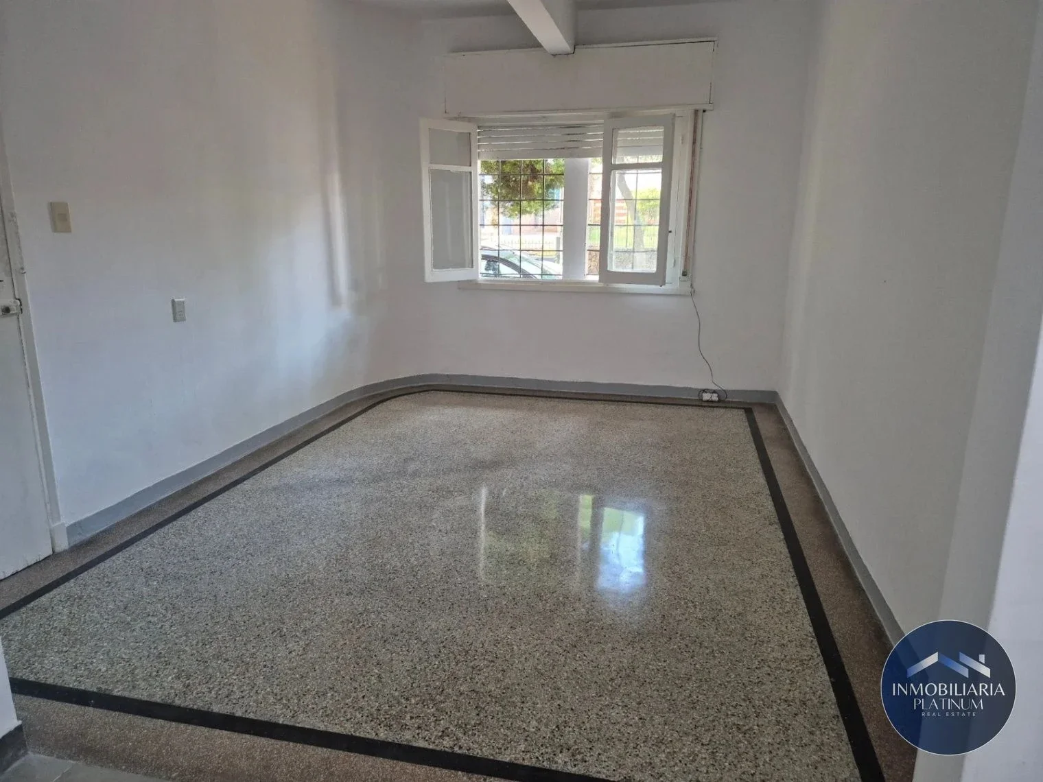Apartamento en Alquiler de 2 Dormitorios en Buceo - Imagen 2
