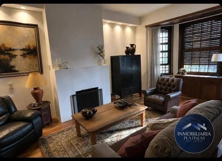 Venta Casa Pocitos con 5 dormitorios, cochera, 5 baños, piscina. - Imagen 1