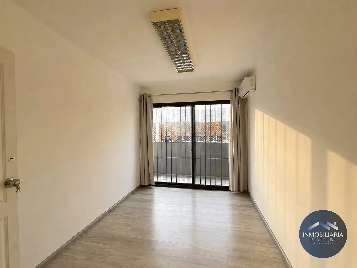 Apartamento en alquiler en Tres Cruces - Imagen 3