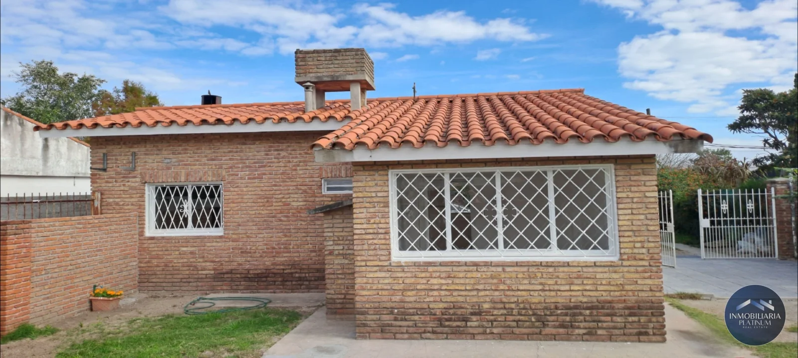 Casa en alquiler c/ cochera en Solymar - Imagen 1