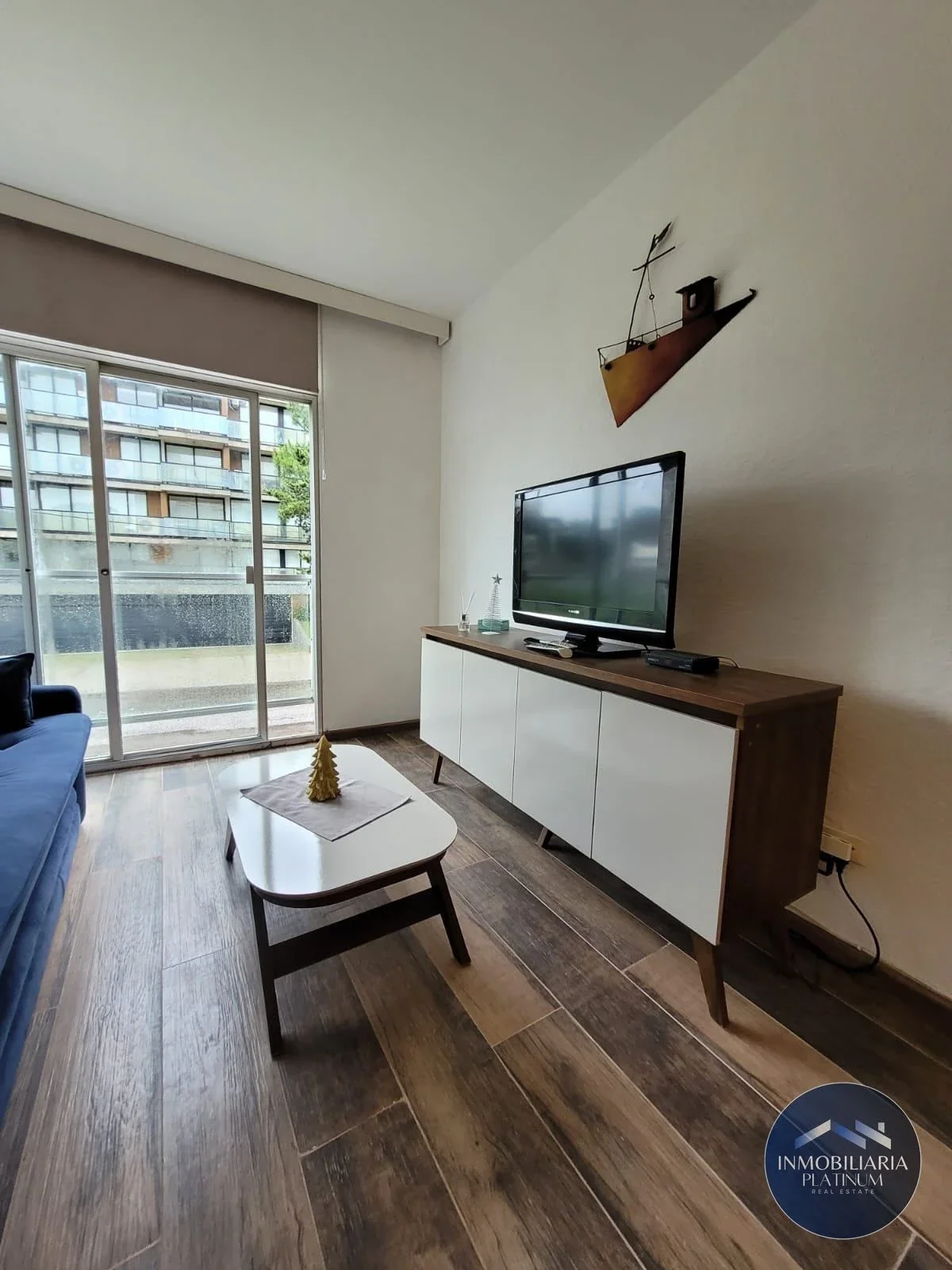 Apartamento en venta en Playa Mansa - Imagen 2