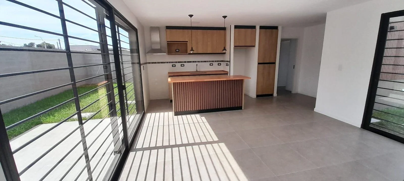 Casa en venta de 3 dormitorios c/ cochera en Lagomar - Imagen 3