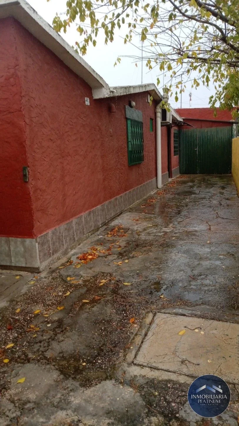Casa en venta c/ cochera en Casavalle - Imagen 1