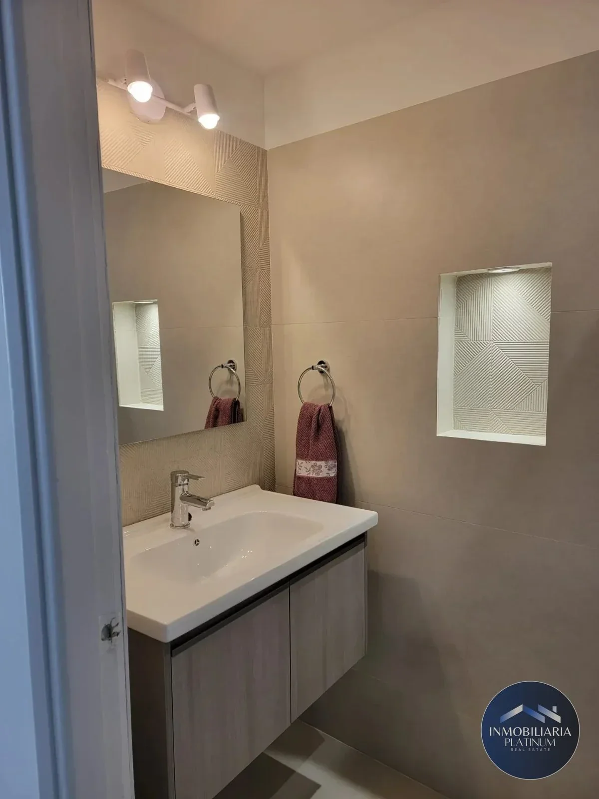 Apartamento en alquiler c/ cochera en Malvin - Imagen 4