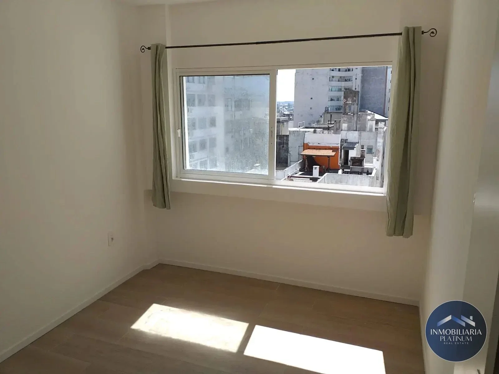 Apartamento en alquiler en Centro - Imagen 1