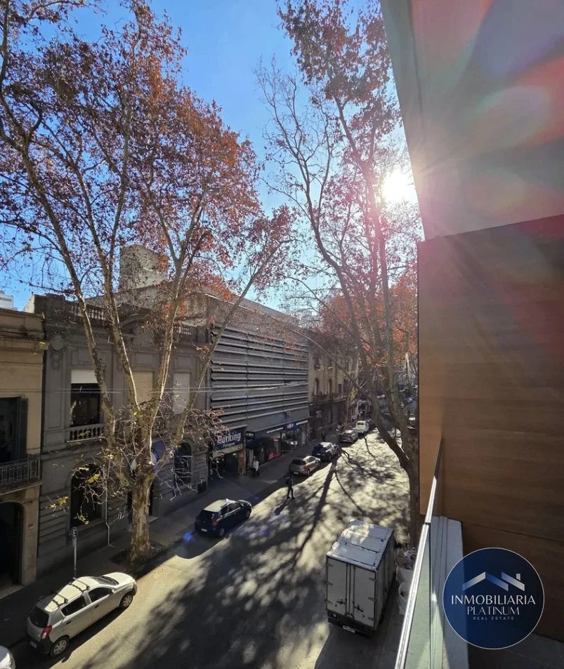 Alquiler de Apartamento Dos Dormitorios c/ cochera a Estrenar en el Centro - Imagen 1