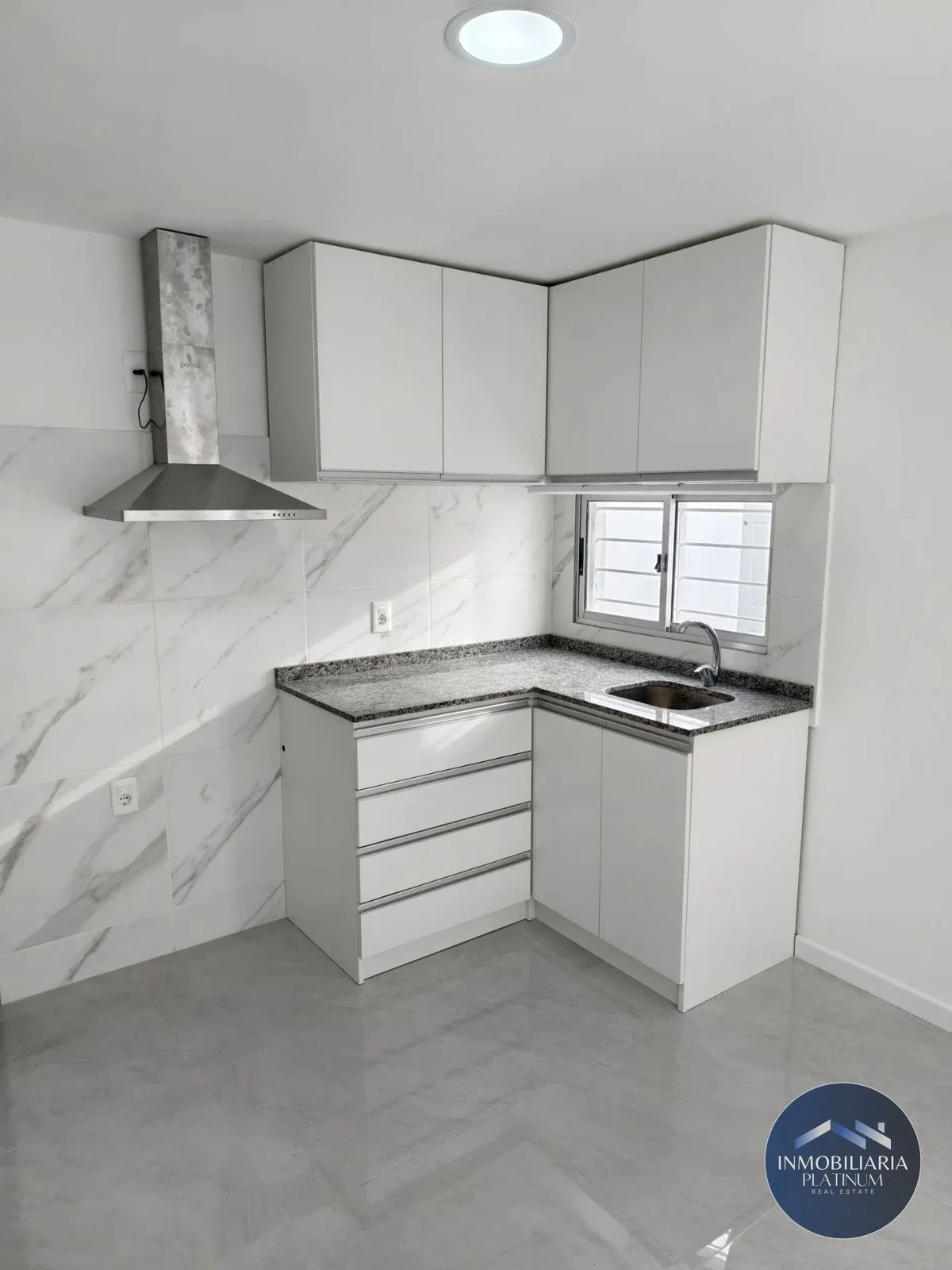 Apartamento en alquiler en Cerrito 2 dormitorios con galpon - Imagen 4