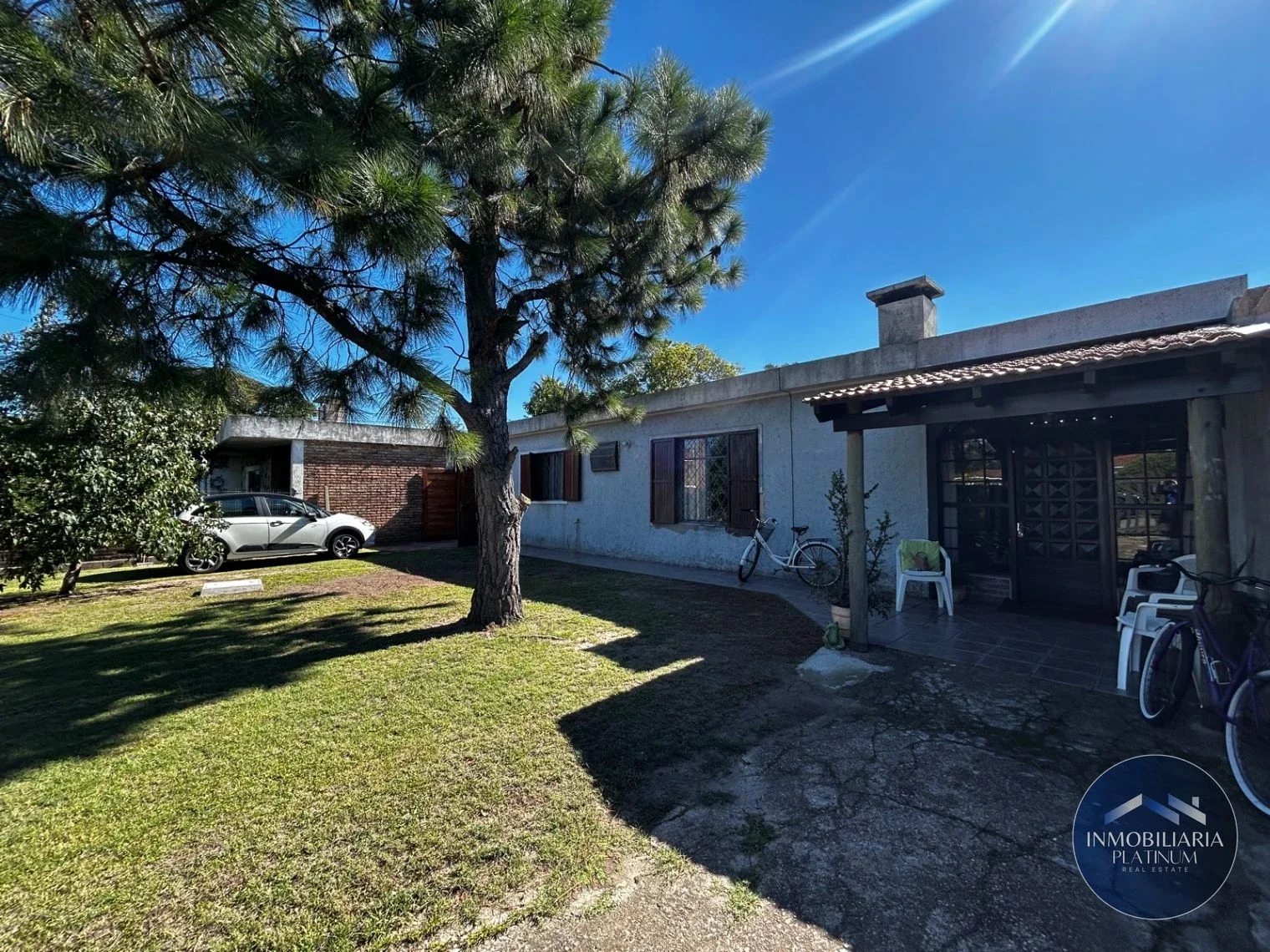 Casa en venta c/ cochera en Solymar - Imagen 1