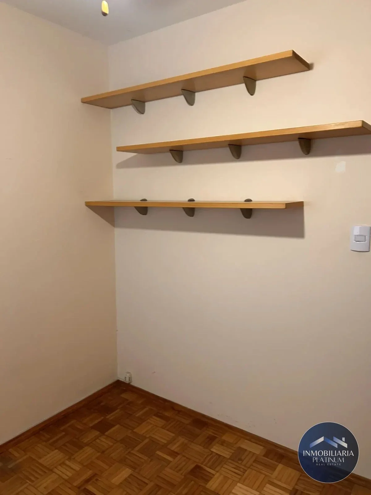 Apartamento en alquiler c/ cochera en Pocitos - Imagen 2