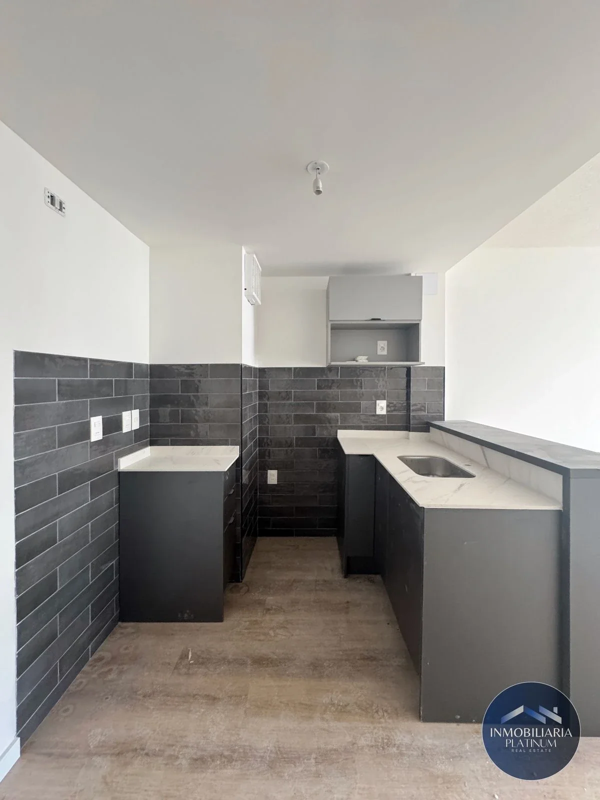 Apartamento en alquiler en Tres Cruces - Imagen 1