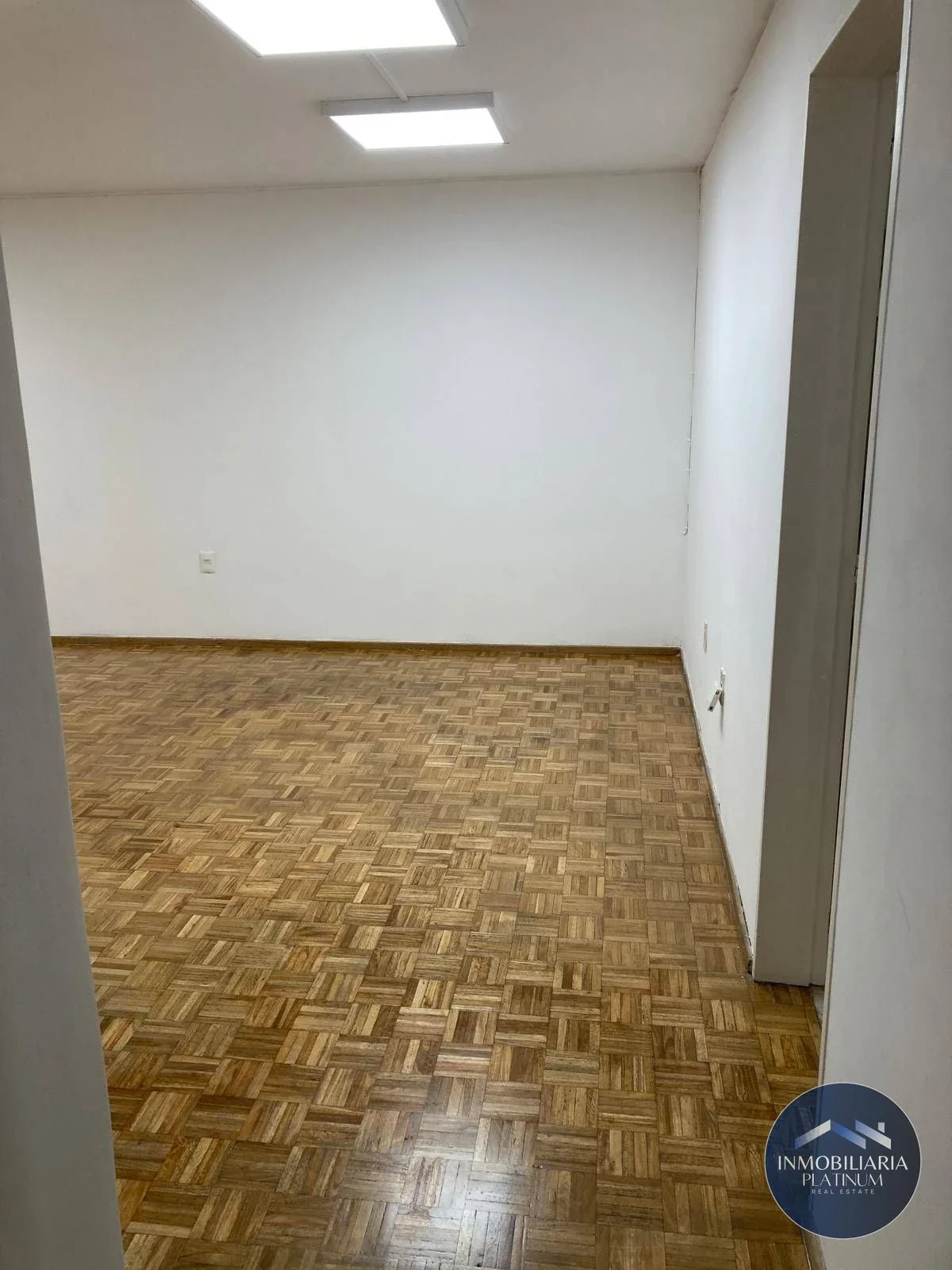 ALQUILER DE APARTAMENTO VIVIENDA O OFICINA, 3DORM, CON GARAJE , TRES CRUCES - Imagen 5