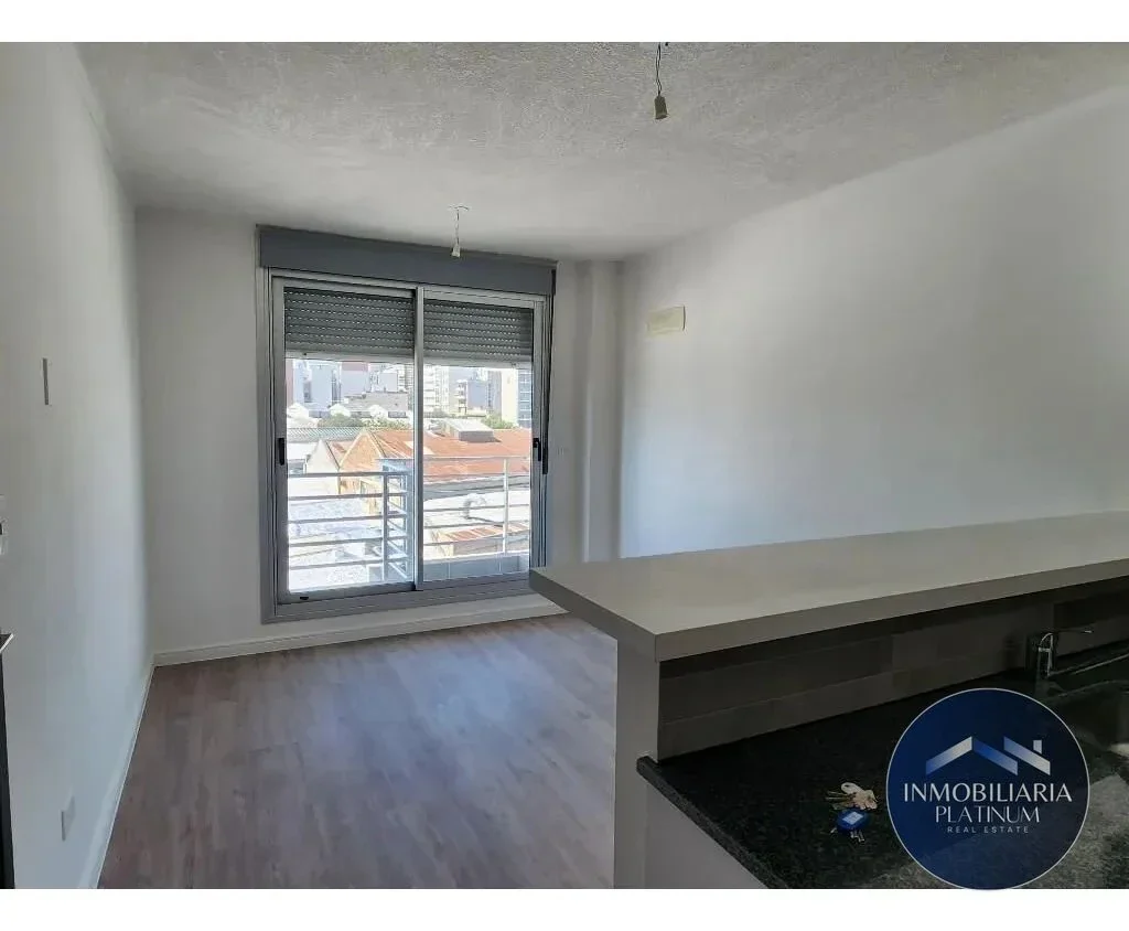 Apartamento en venta en Tres Cruces - Imagen 3