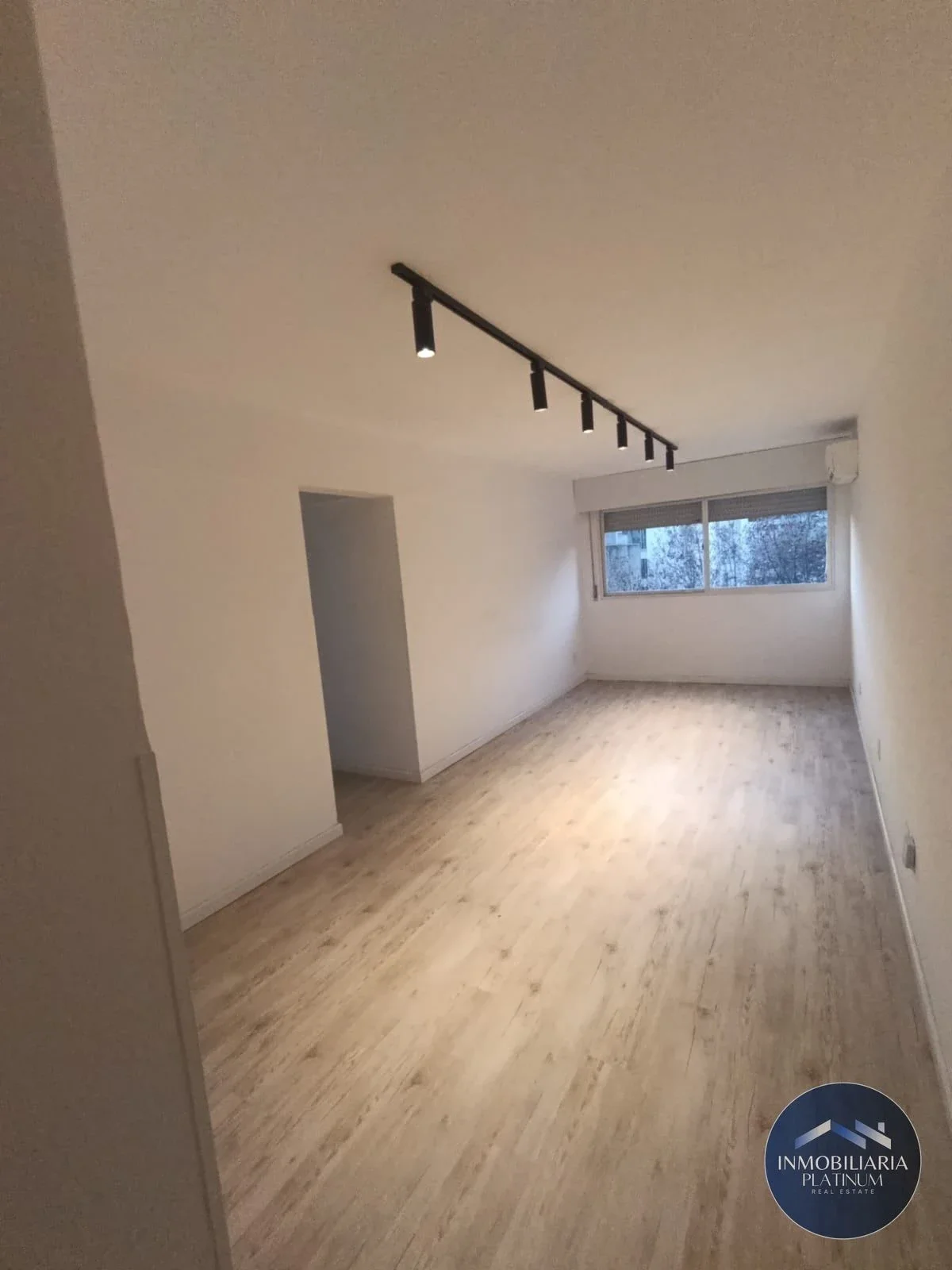Apartamento en alquiler de 2 dormitorios en Centro - Imagen 3