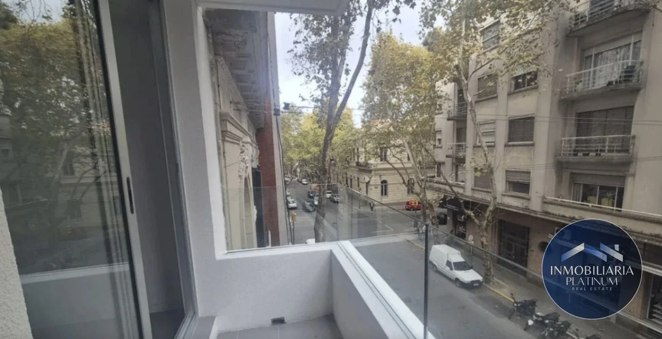 Alquiler de Apartamento Dos Dormitorios c/ cochera a Estrenar en el Centro - Imagen 2