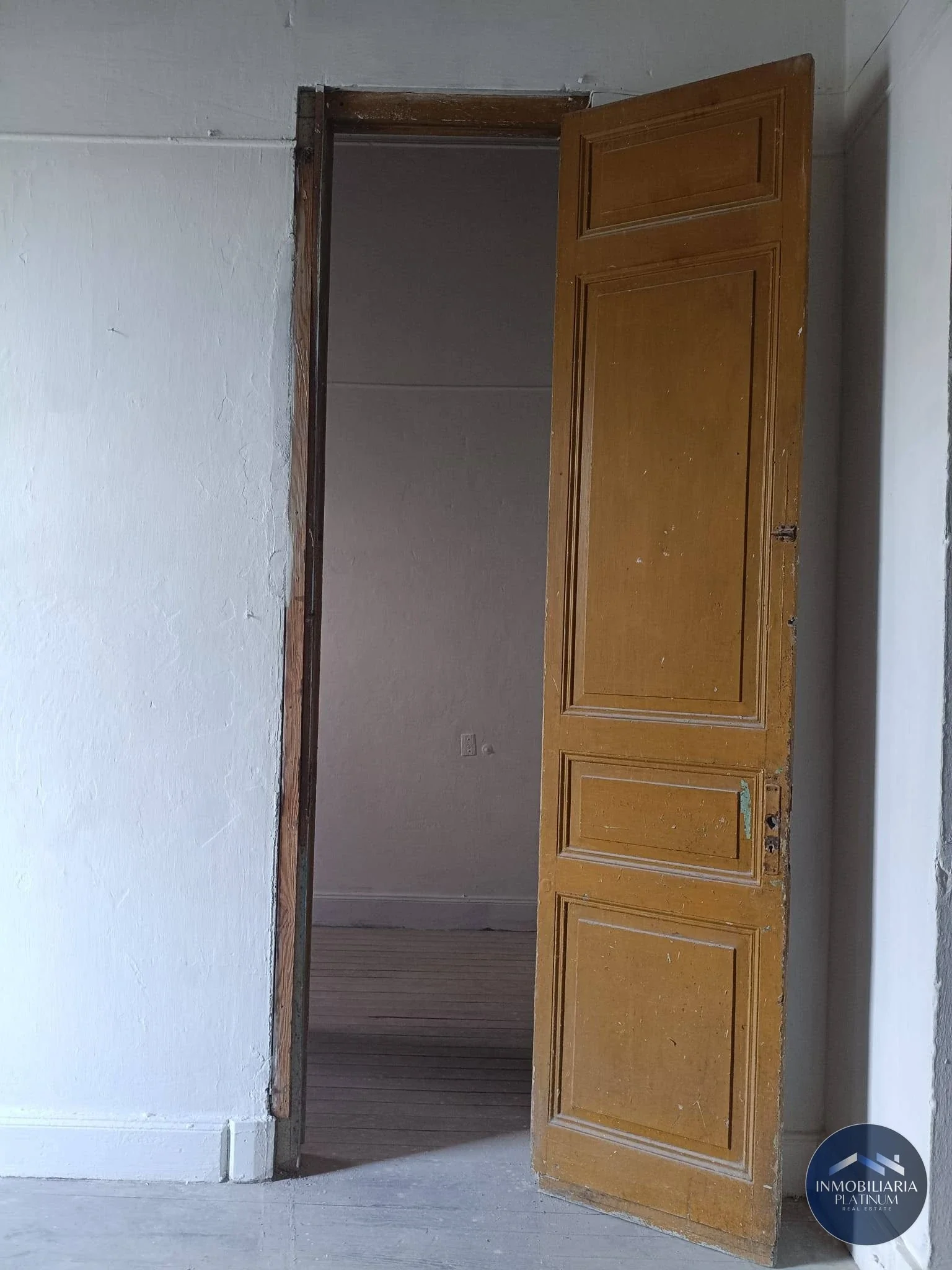 Casa en venta, 6 dormitorios y local comercial, más de 400 metros construidos - Imagen 4