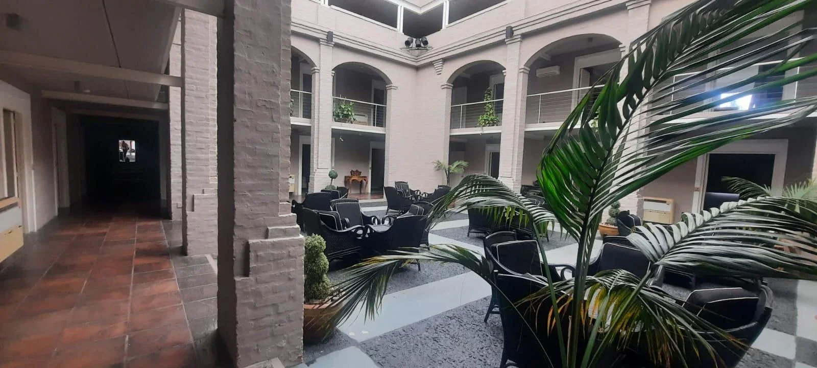 Hotel en venta ubicado en Colonia del Sacramento - Imagen 1