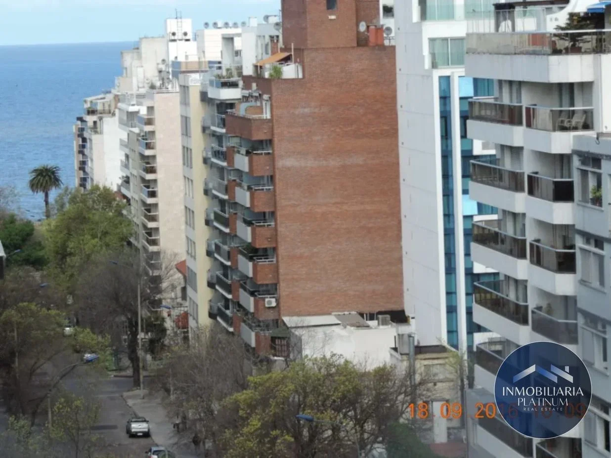 Apartamento en alquiler 2D, 2B, Piso 9 c/ cochera en Punta Carretas - Imagen 2
