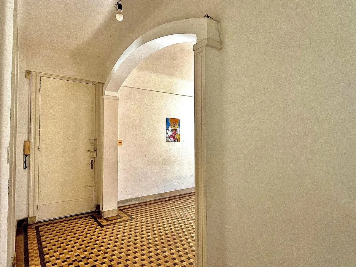 Apartamento en venta 3dormitorios , 1 escritorio y 2 baños en Centro - Imagen 3